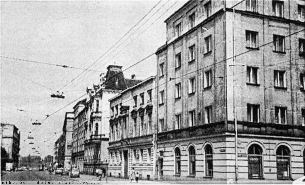 Nowowiejska widziana od ul. Barlickiego w kierunku Jedności Narodowej, lata 1975-1980, 