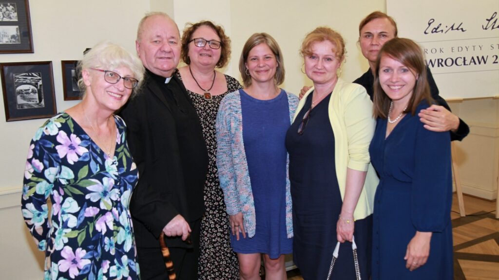 Relacja z wizyty Teresy Benedykty McCarthy w Polsce – cudownie uzdrowionej za przyczyną Edyty Stein
